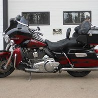 2011 Harley-Davidson FLHTCUSE4 CVO Ult...