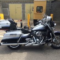 2009 Harley-Davidson FLHTCUSE4 CVO Ult...