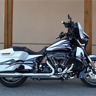 2016 Harley-Davidson FLHXSE CVO