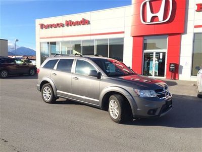 2013 Dodge Journey SXT Low KM, MP3 Decoder. Dual zone A/C. Rear Cam