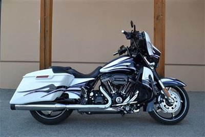 2016 Harley-Davidson FLHXSE CVO