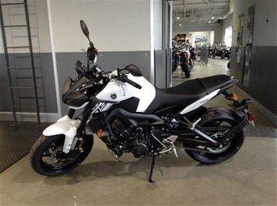 2017 Yamaha FZ-09 ABS Bluish Pearl White