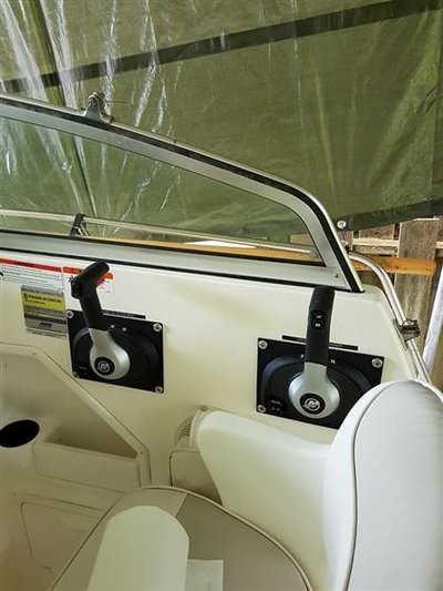 2011 Striper 21 foot cuddy cabin walk around electric