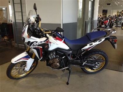 2017 Honda Africa Twin DCT Tricolor Red / White / Blue