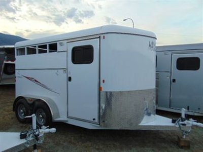 2017 Maverick 2017 Royal T 2 Horse Aluminum Slant Load Trailer w