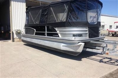 2012 Lowe Boats PLATINUM 230